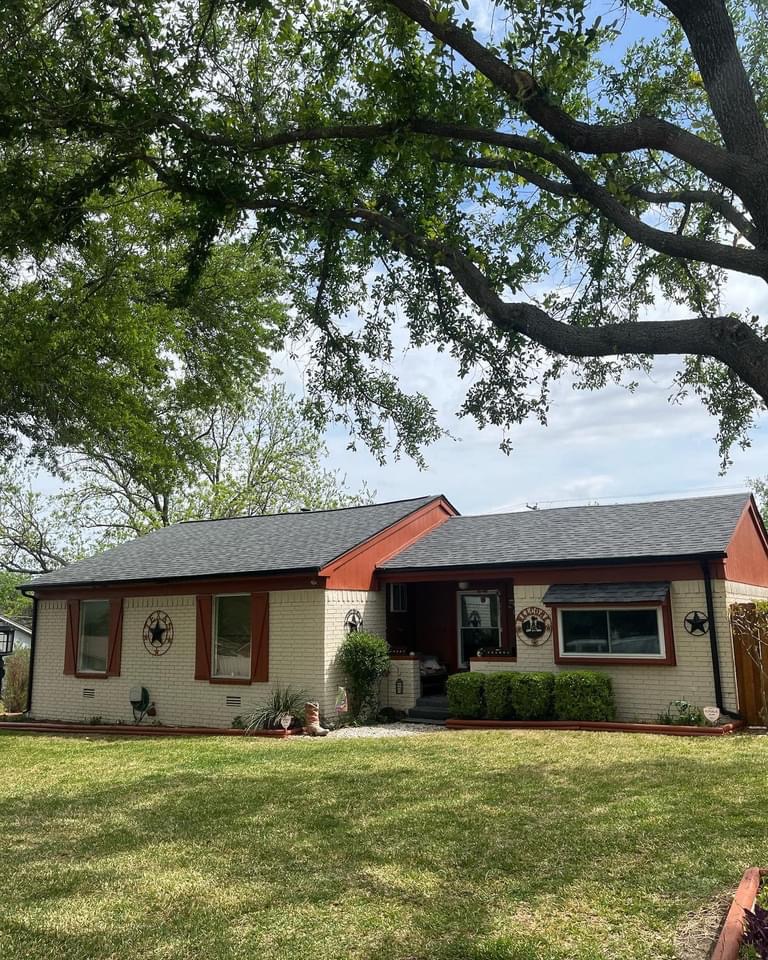 New roof installation on Arlington TX home by Guarantee Roofing LLC